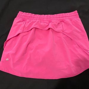 Lululemon tennis skirt in great condition. No stains. Pet/smoke free home.